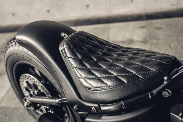 ROUGH CRAFTS Guerilla style fender for M8 softail 2018+